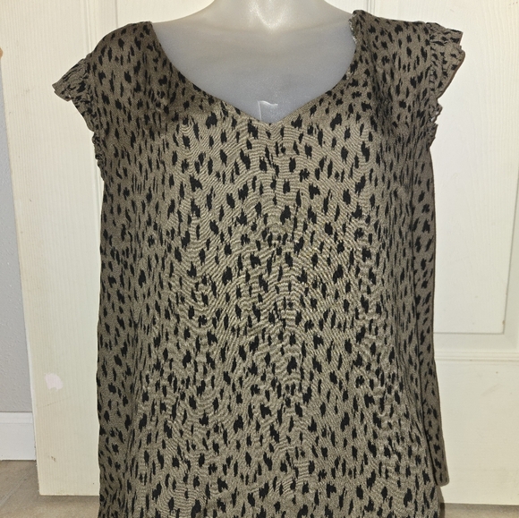 Roan And Ryan Medium Olive Print Short Sleeve Top - Picture 1 of 8